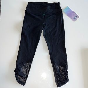 Take Me to Studio Crop Ivivva Leggings